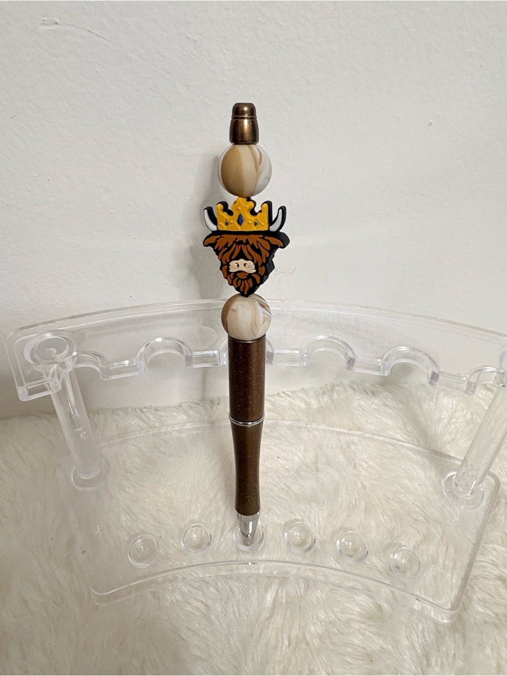 Crown Highland cow pen
